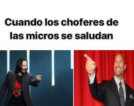 Cuando los choferes de los micros se saludan.jpeg