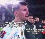 esperando a que prenda la play para jugar.jpg