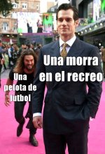 Una pelota d furbo y una morra en el recreo.jpg