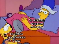 cretino con musica a tope ,prros.jpg