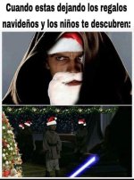 cuando dejas los regalos navideños y los niños te descubren.jpeg