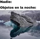 nadie y los objetos en la noche.jpg