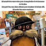 el cajero viendo las compras....jpg