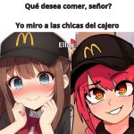 Miro a las chicas del cajero...x ellas en corto.....jpg
