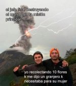 el jefe....x yo recolectando 1 flores....jpg